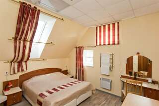 Гостиница Три клена Великий Новгород Стандартный двухместный номер с 1 кроватью-5