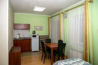 Гостиница Три клена Великий Новгород Трехместный номер - студия-3