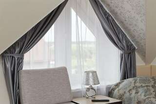 Гостиница Три клена Великий Новгород Двухместный номер с 2 двуспальными кроватями-1